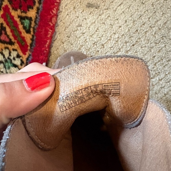 UGG Suede Ankle Boots with Tassels - Picture 5 of 5